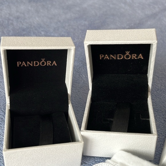 5 Pandora Charm Gift Boxes plus 3 Pouches - Picture 2 of 4